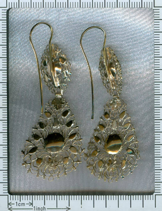 Georgian floral diamond dangle earrings 18kt gold